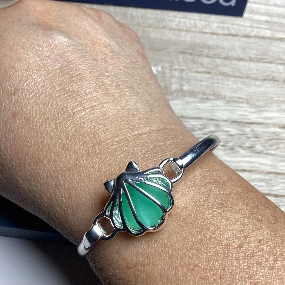 PERIWINKLE BY BARLOW SILVER GREEN SEA‎ GLASS SHELL BRACELET COASTAL B… - Picture 7 of 8